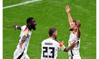 Både Tyskland og England tror for meget på de unge spilleres styrke