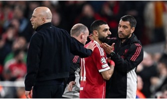 Den forskellige behandling af Mohamed Salah og Antoine Griezmann ved deres afgang