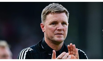 Eddie Howe, træneren der bar håbet for Newcastle Uniteds næste årti, har forladt holdet