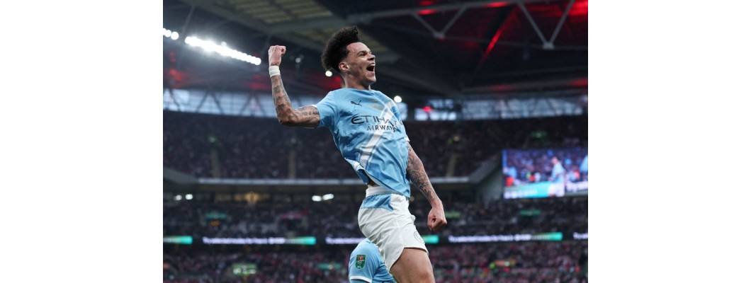 Ligheder mellem Manchester Citys unge spiller Nico O'Reilly og Leroy Sané