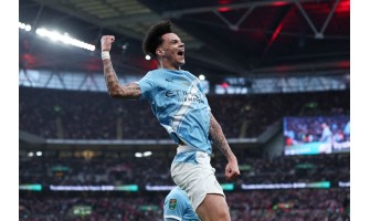 Ligheder mellem Manchester Citys unge spiller Nico O'Reilly og Leroy Sané