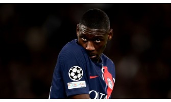 Paris Saint-Germain beholder Kylian Mbappés trøje nr. 7
