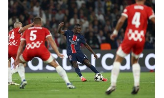 Paris Saint-Germain vandt sin første Champions League-sejr med et selvmål