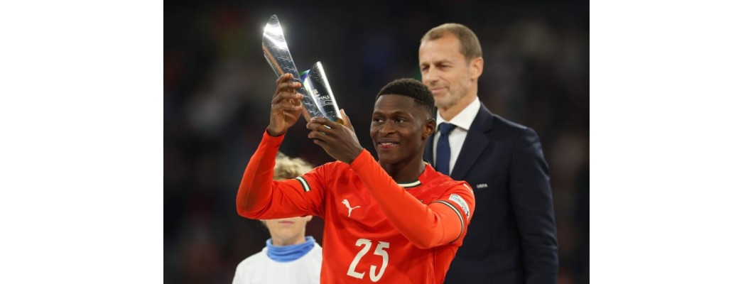 Paris Saint-Germain venstre back Nuno Mendes' væksthistorie Paris Saint-Germain venstre back Nuno Mendes' væksthistorie