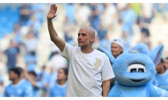 To fotos kombineret danner en Manchester City-æra kendt som Pep Guardiolas